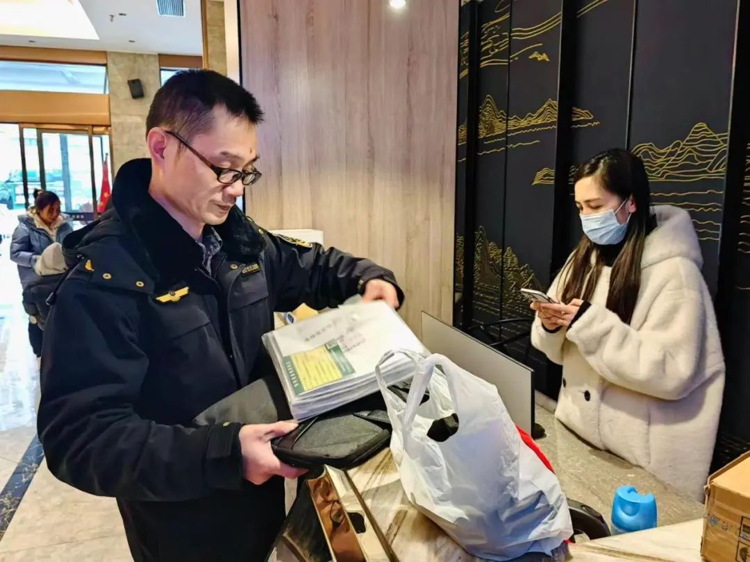 有一种“年味”叫坚守！他们用双手呵护每一份阖家团圆